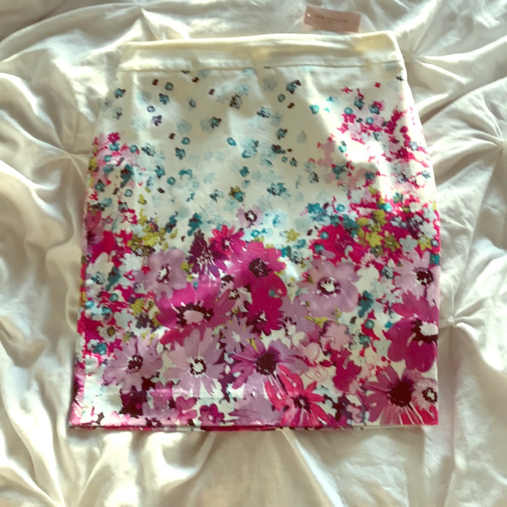NWT Ann Taylor floral pencil skirt